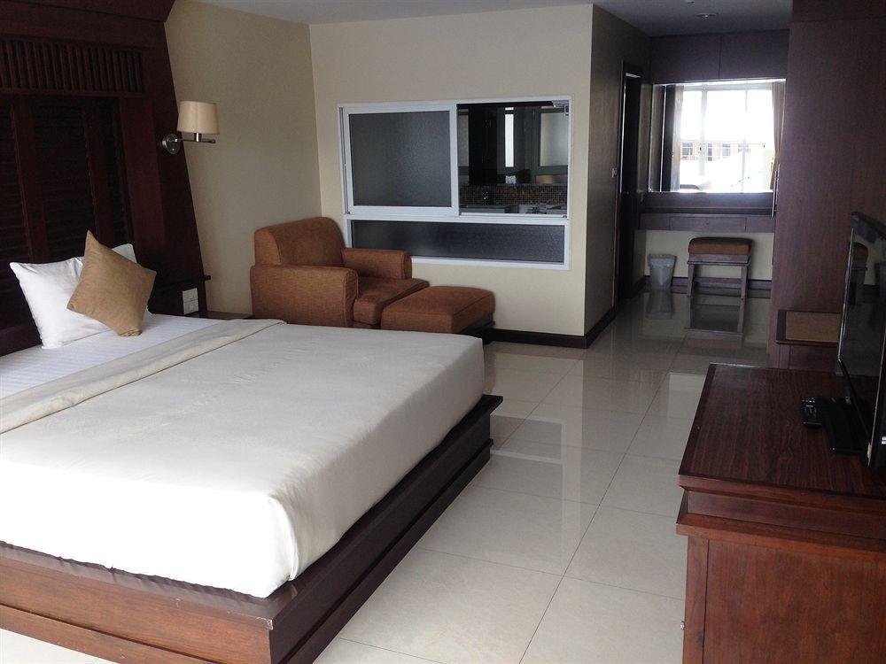 August Suites Pattaya Zewnętrze zdjęcie