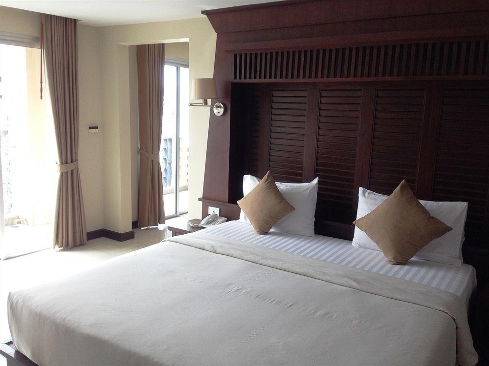 August Suites Pattaya Zewnętrze zdjęcie
